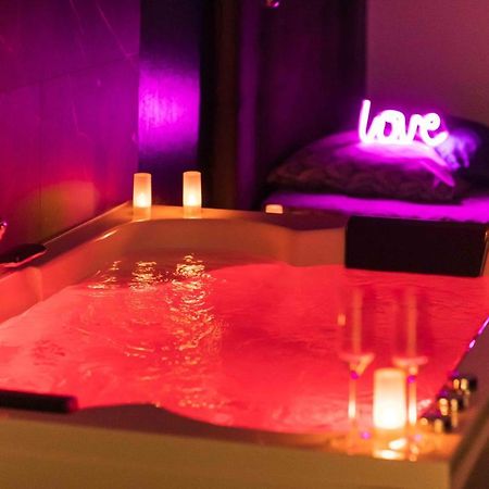 * Spa & Detente # Suite Privee # Tours # Netflix * Kültér fotó